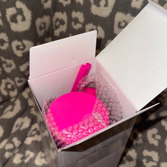 New Simple Modern 40oz TREK Tumbler in Rodeo Drive 😍 - Picture 9 of 17